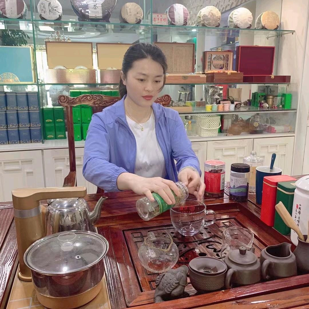 鑫广源茶业 小王