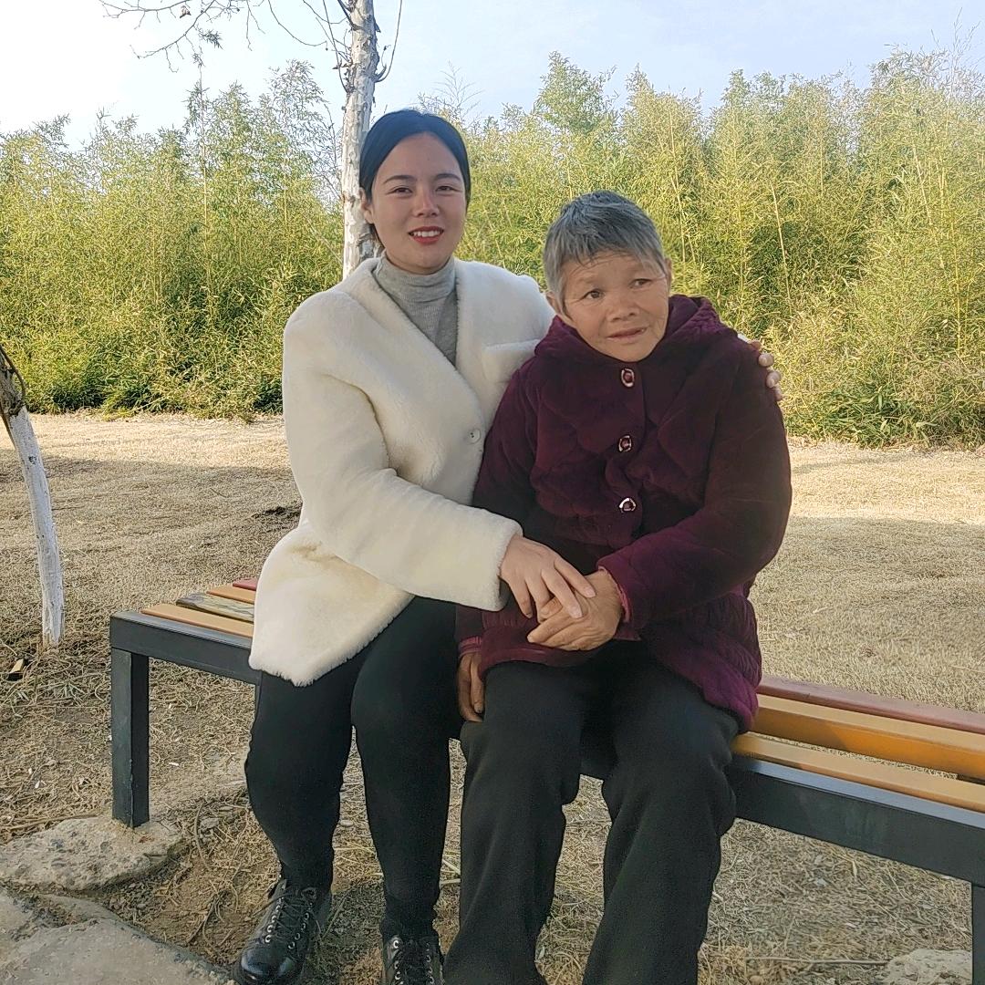 厉小励