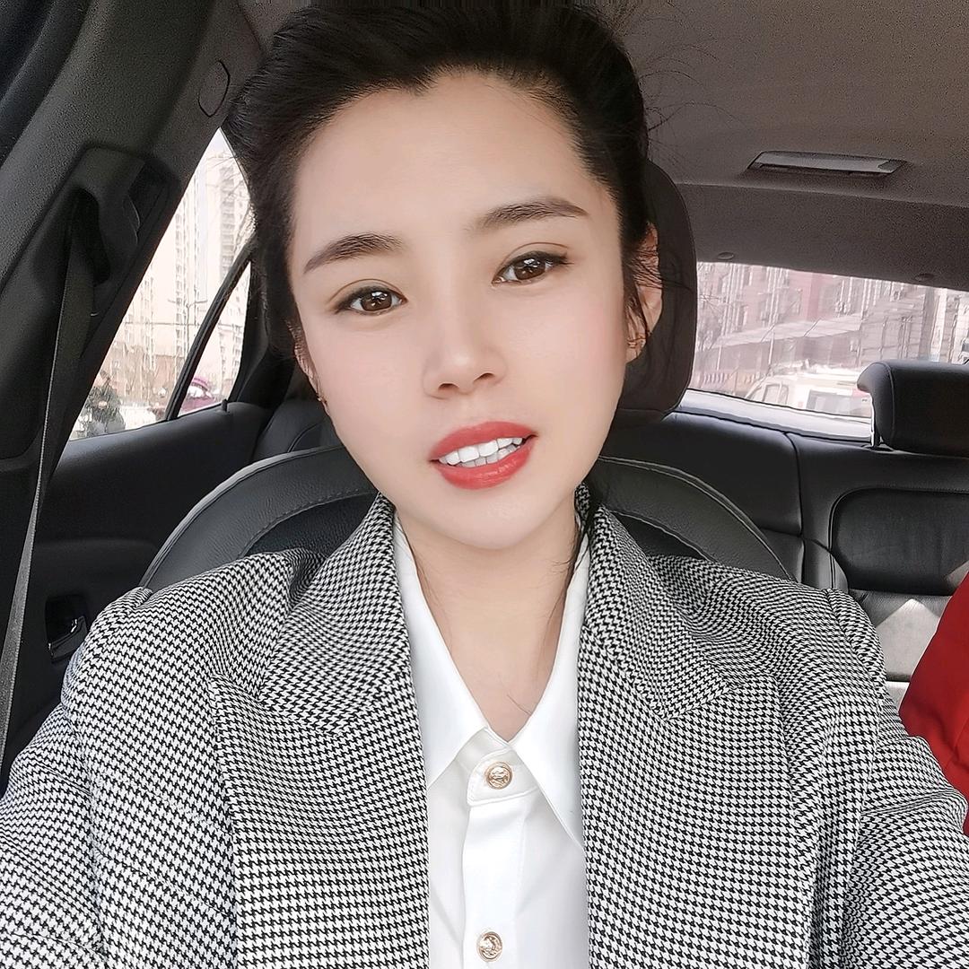 淡抹、烟熏妆、