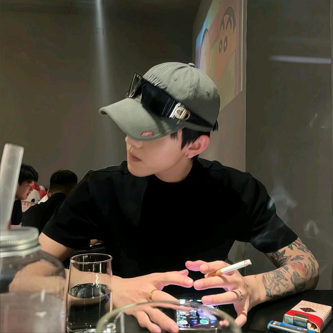 发现哥哥喜欢死对头含泪变成死对头和他搞几