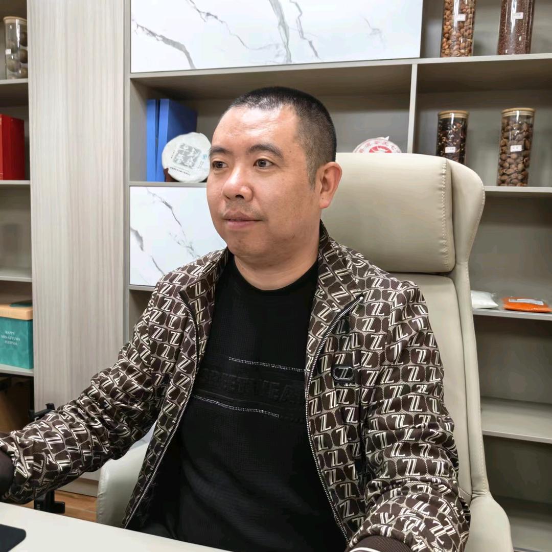 万伟、火锅底料中餐酱料工厂