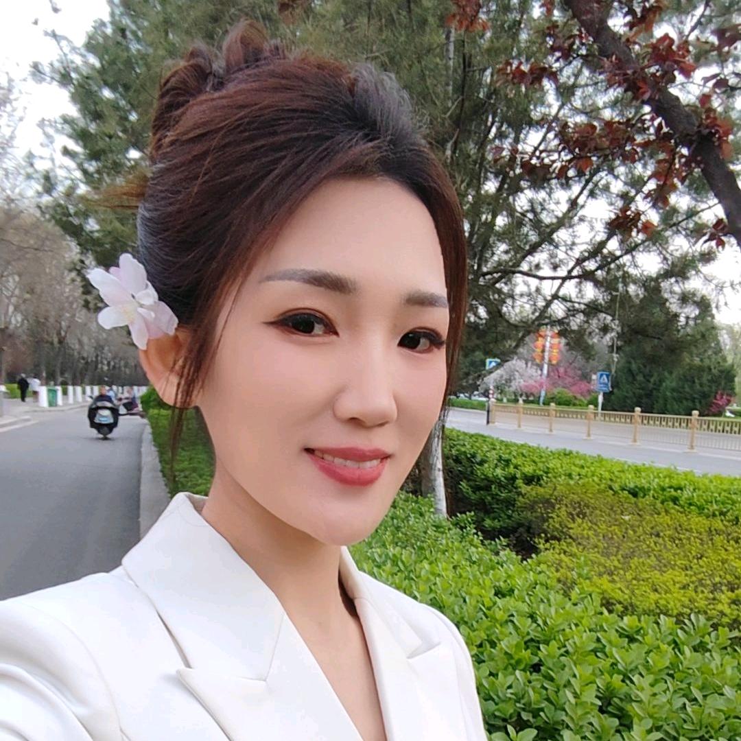 许小姐女装（兼主持）