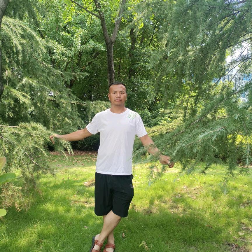 周斯元，周思源，哥哥