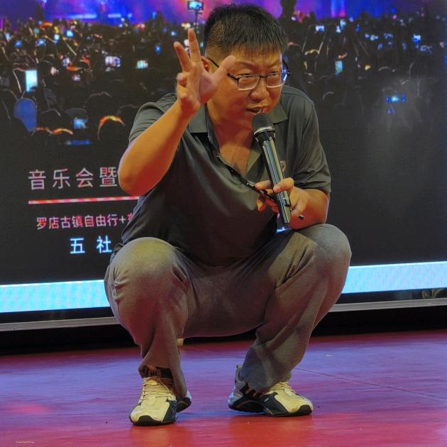 于哥不摸鱼
