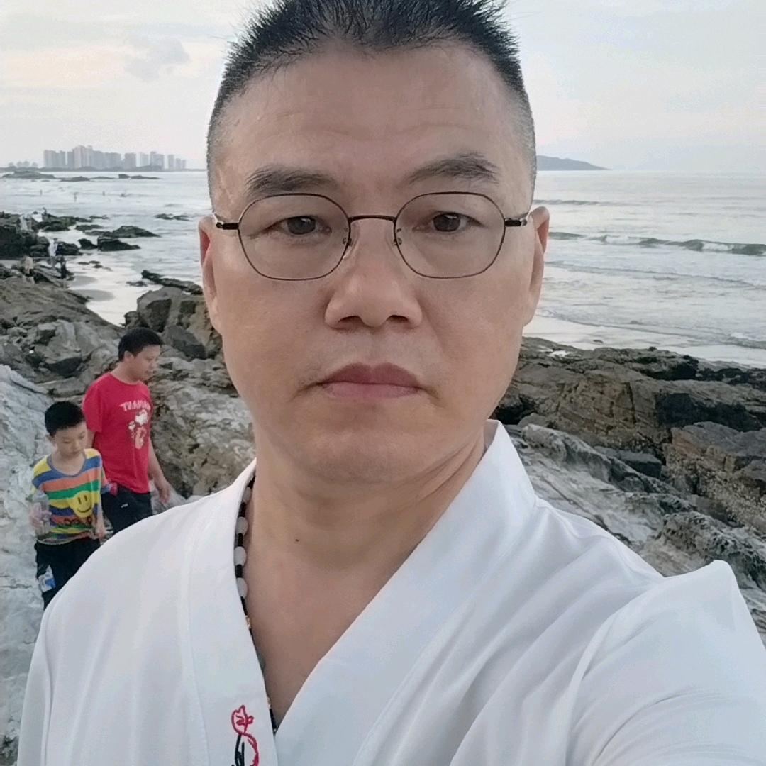 成熟潇洒的哥（互点才是朋友）