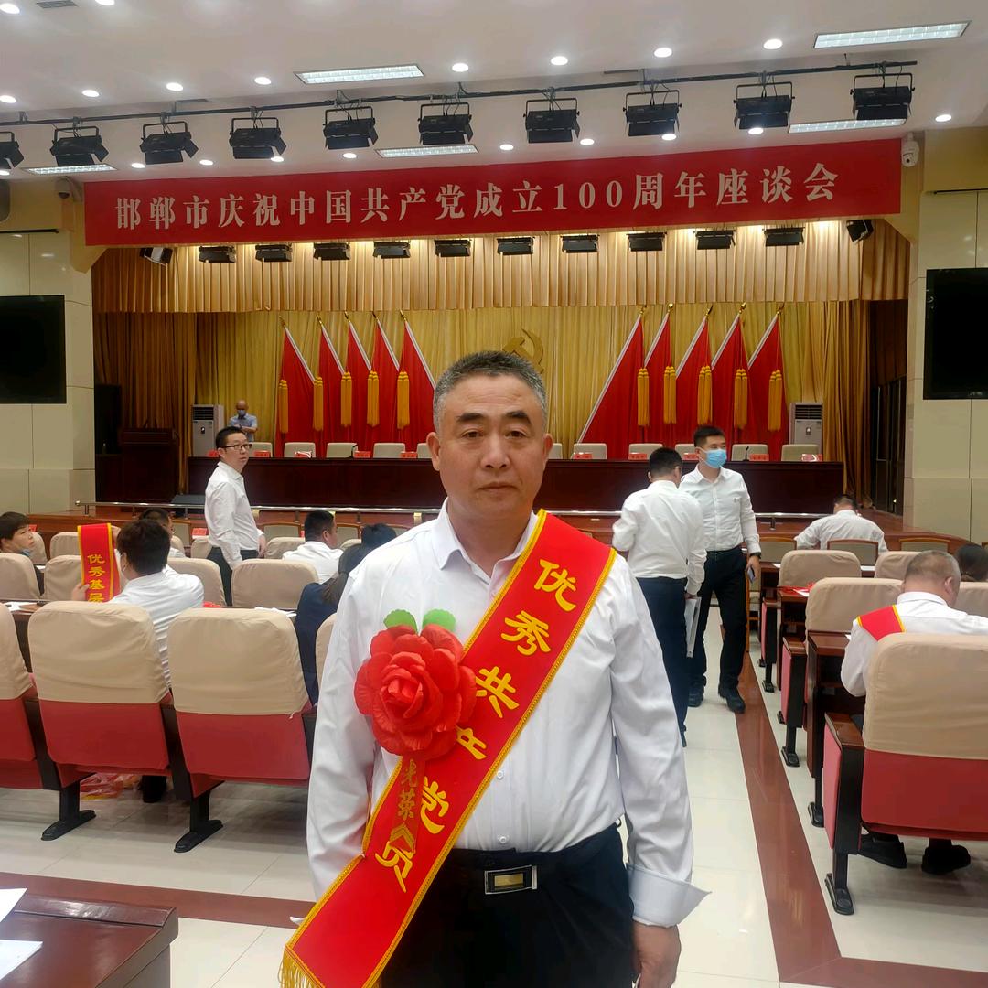 已退支书周荣杰（助农版）
