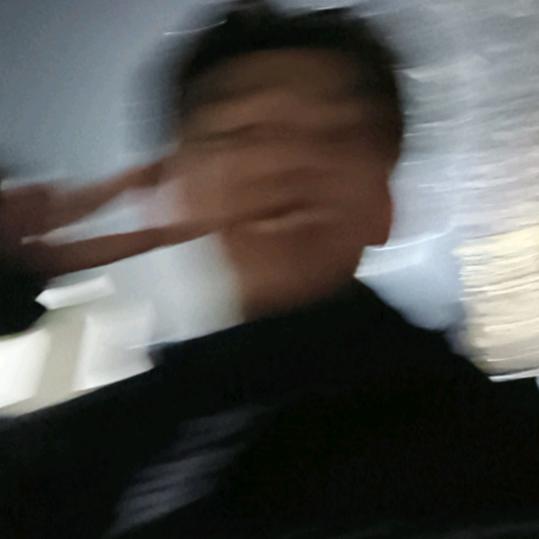 小爷我 要早睡