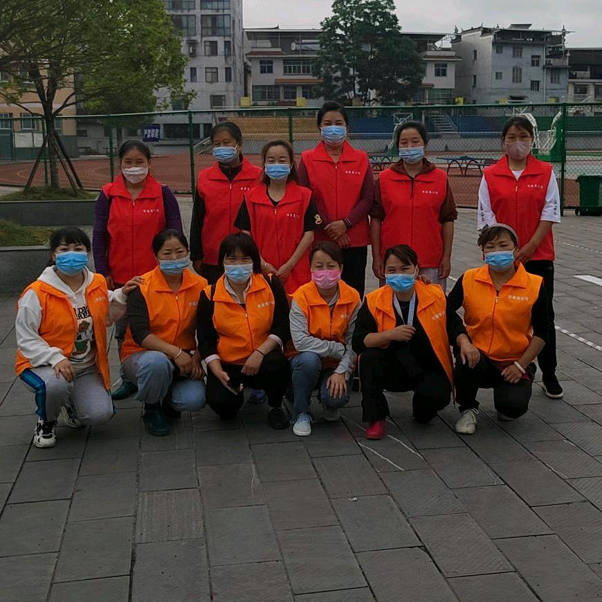 开荒保洁、家庭保洁、油烟机、沙发地毯清洗