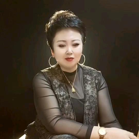 红姐衣橱（155斤）