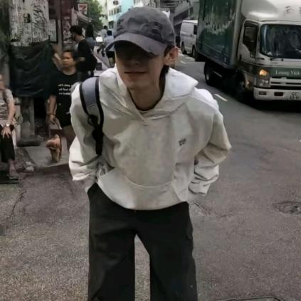 猛吸蟑螂腋毛