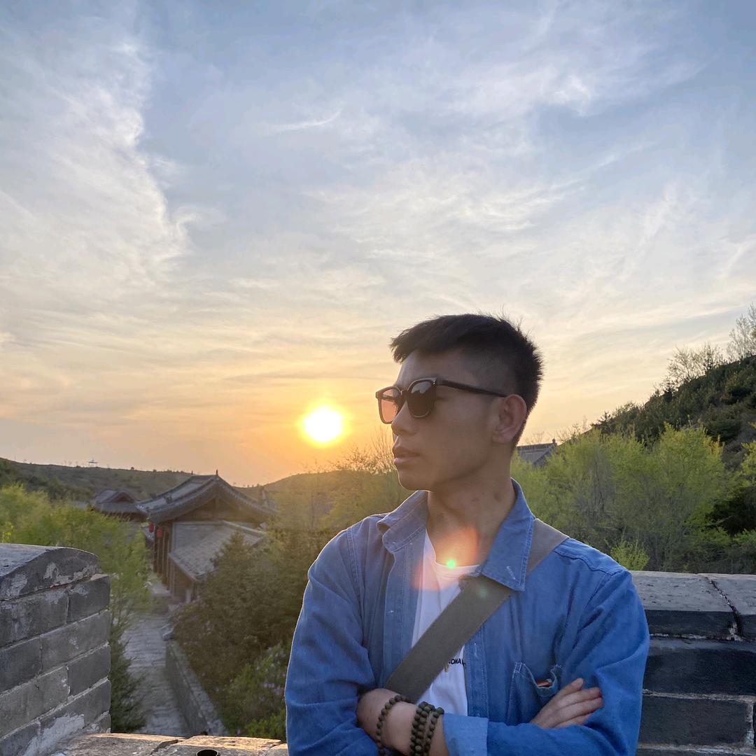 斜阳染尘