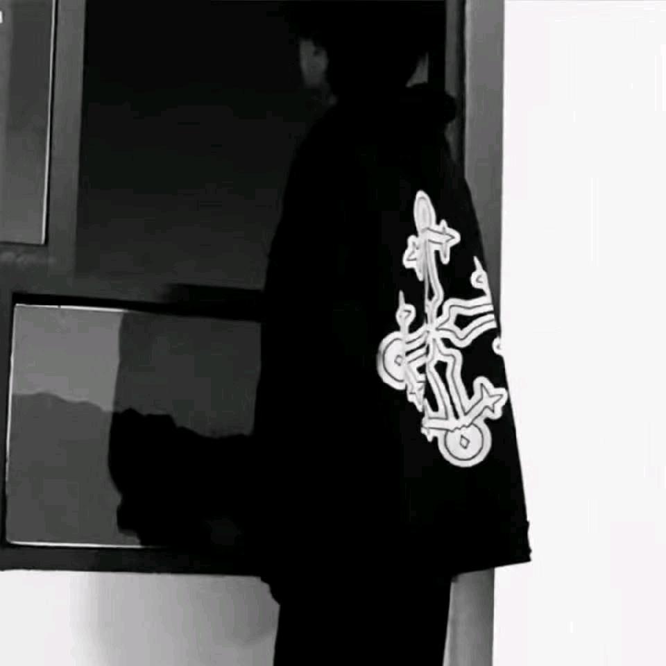 肆