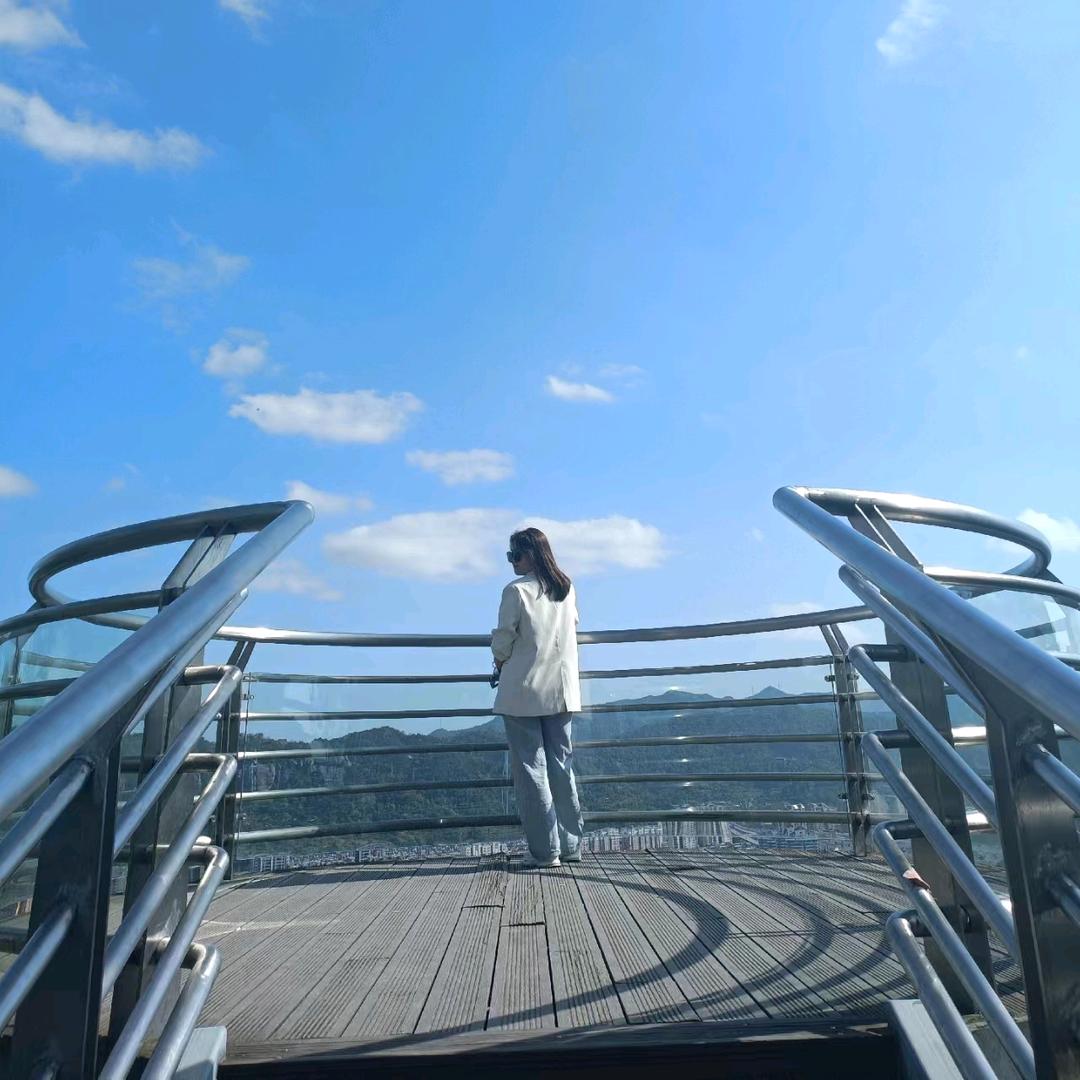 @黑玫瑰    承蒙厚爱