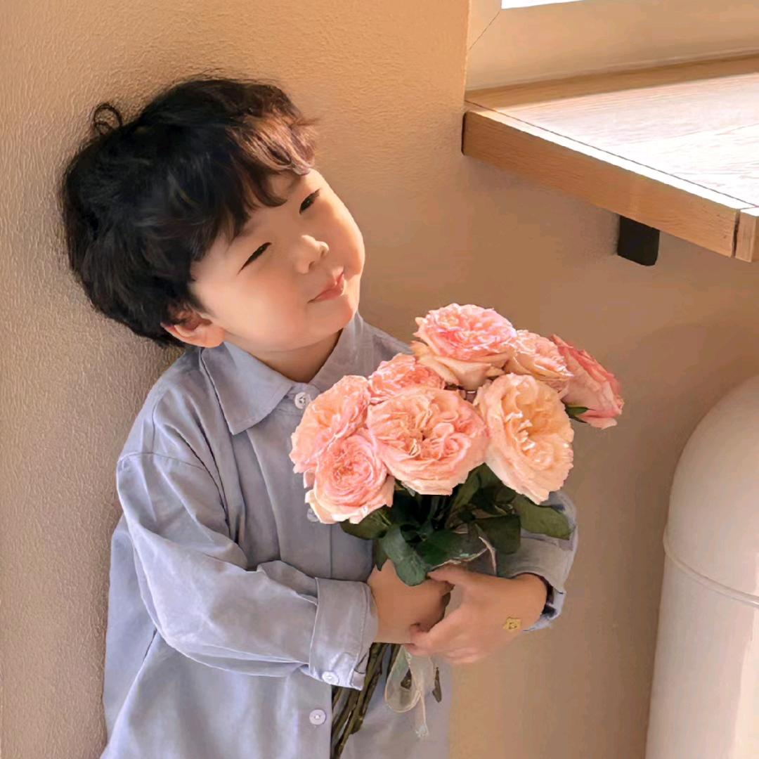 阳光开朗小男孩