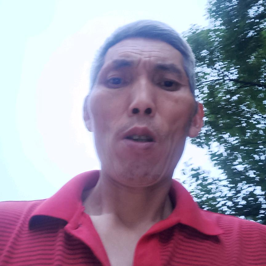 农民工开电线槽