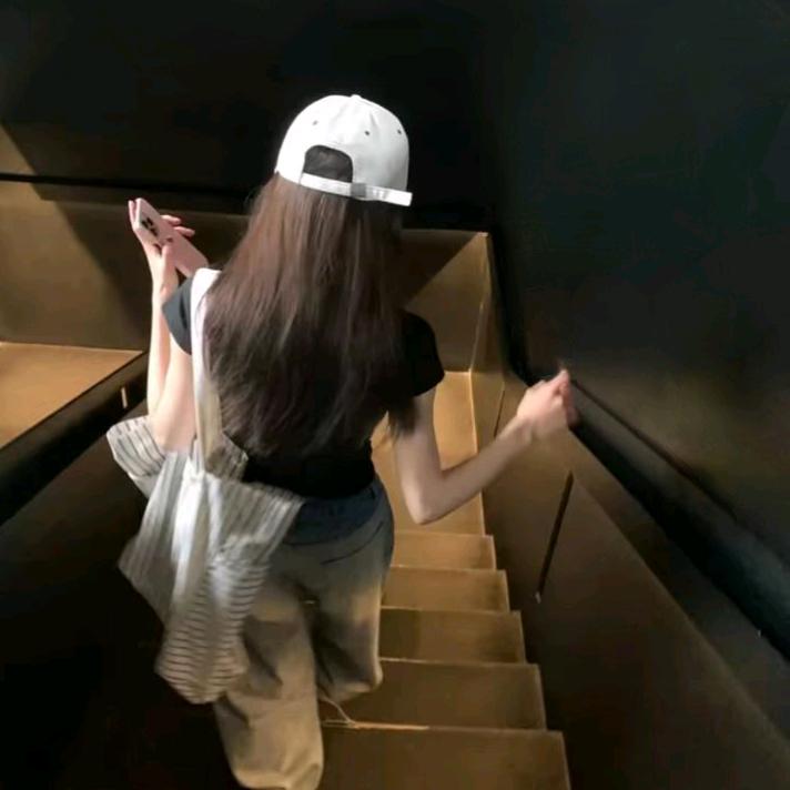 小巴.