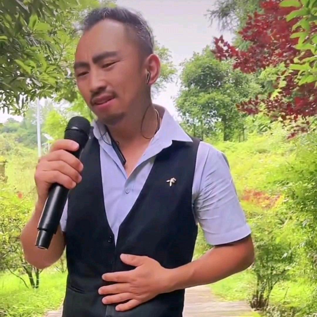 地摊歌🎤小毅哥号