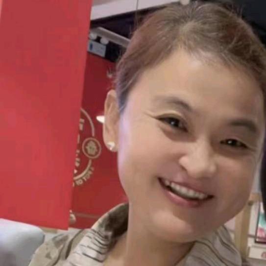 创业秀；下午1点半开播《橱窗超市》