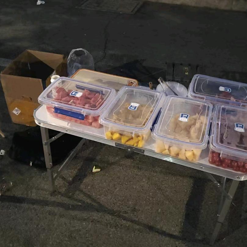 小何的摆摊日常