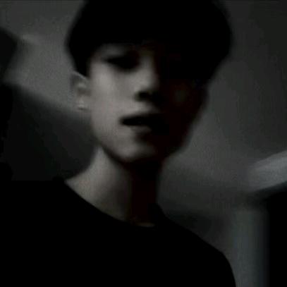 向南.