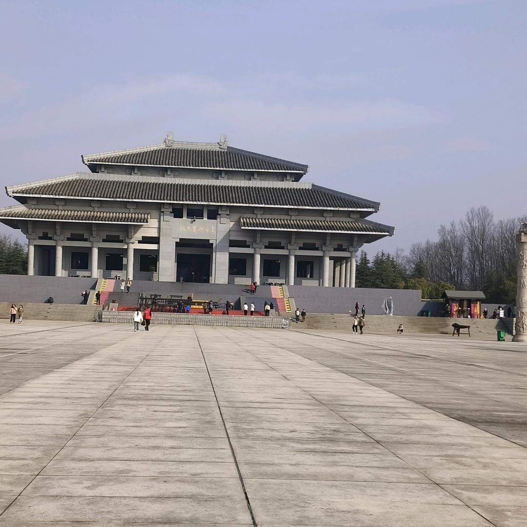 自己带娃陪伴孝顺父母生活