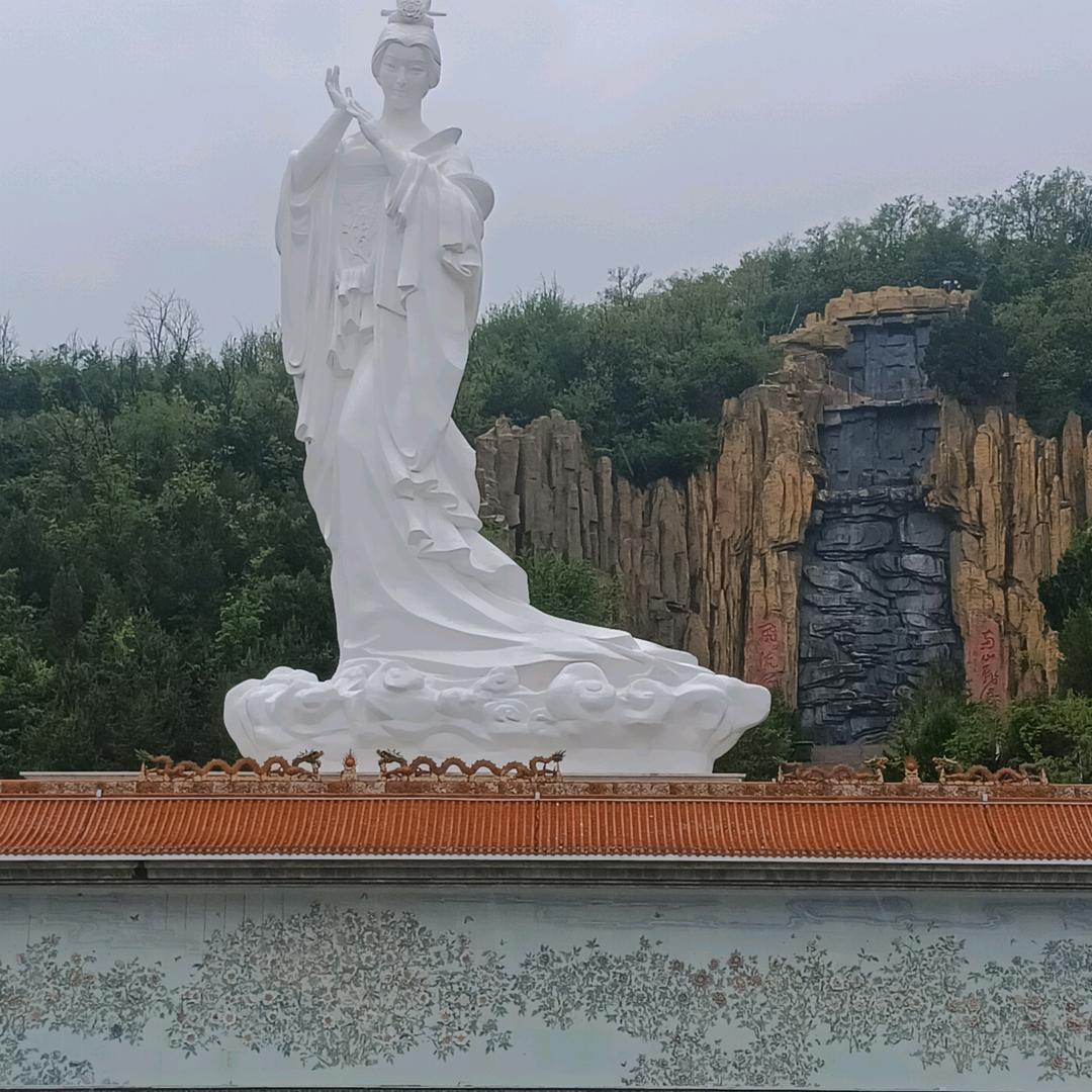 青年