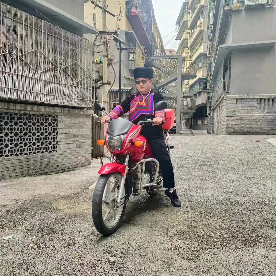 李董
