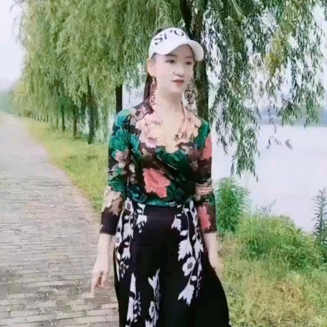 三三