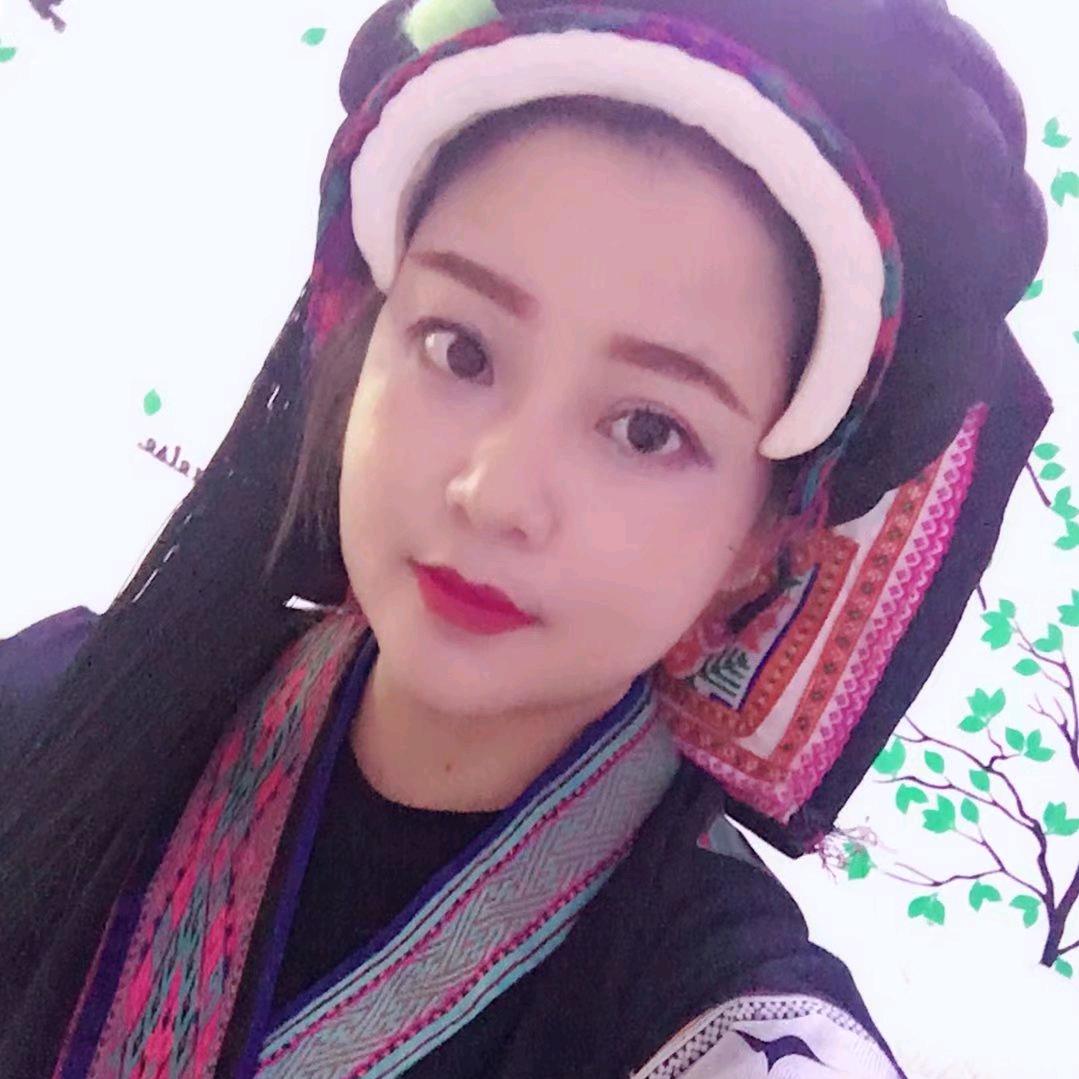 小卢姐姐( 布依族)