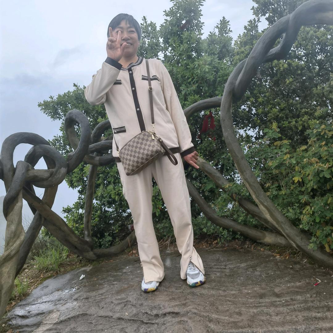 足够的开心就有足够的快乐