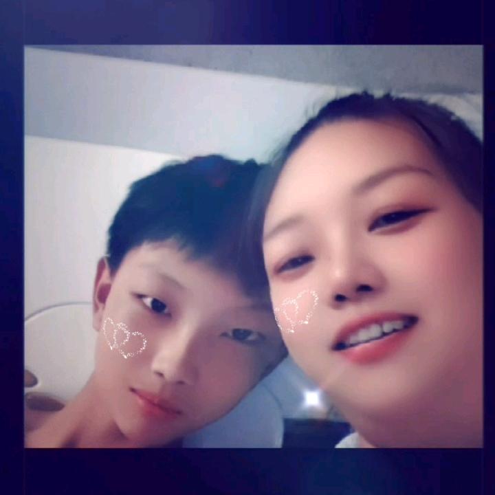 黄美新