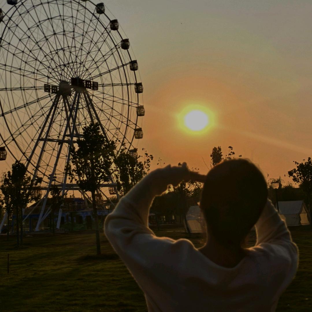 不发脾气只发财~