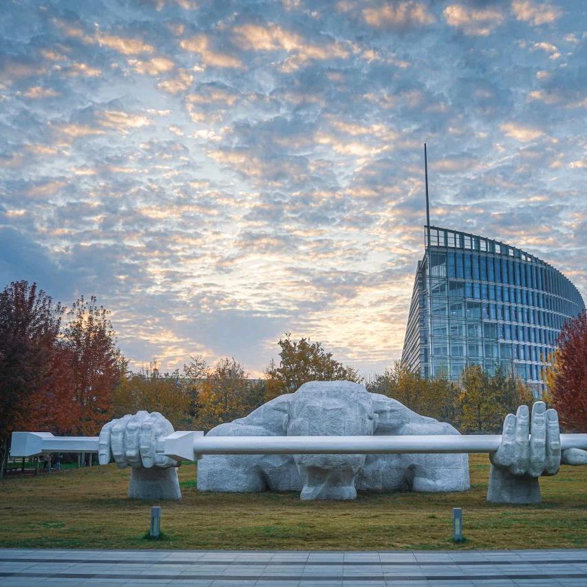 喷摩丝的稻草人