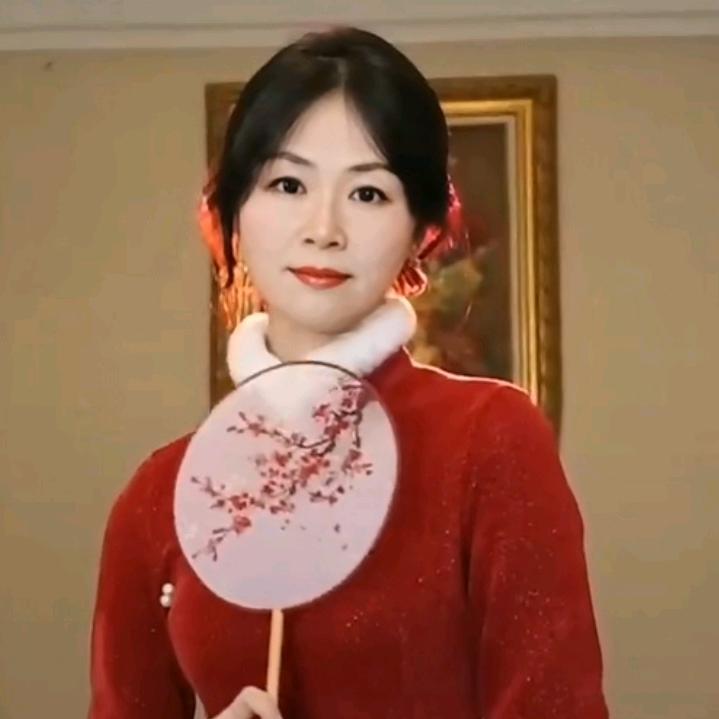 红色月亮