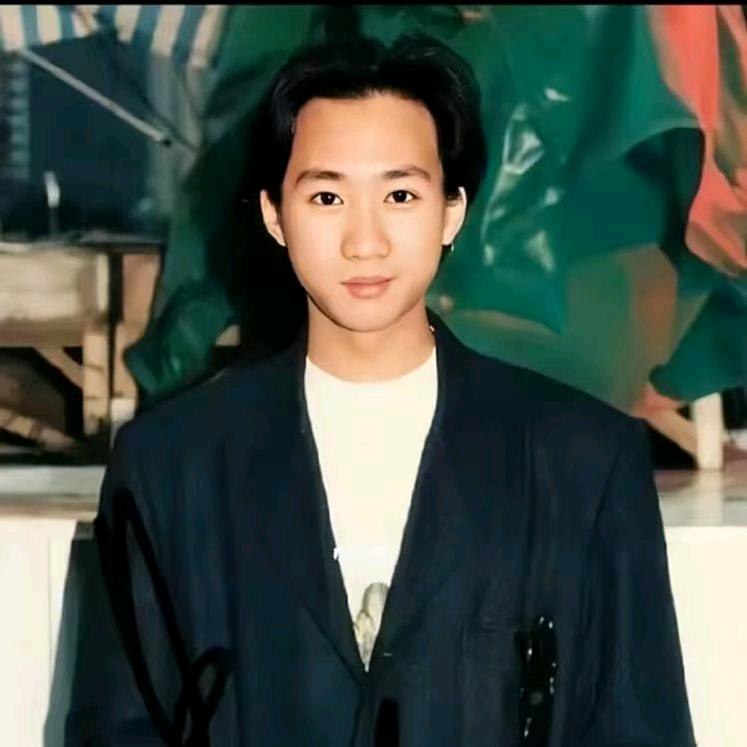 军威赫赫🎸冯倩