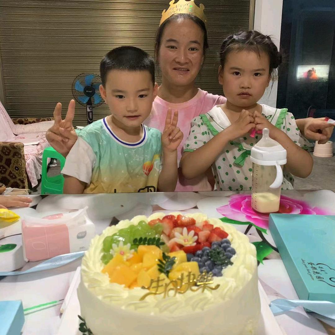 ♥俩孩子的妈妈♥