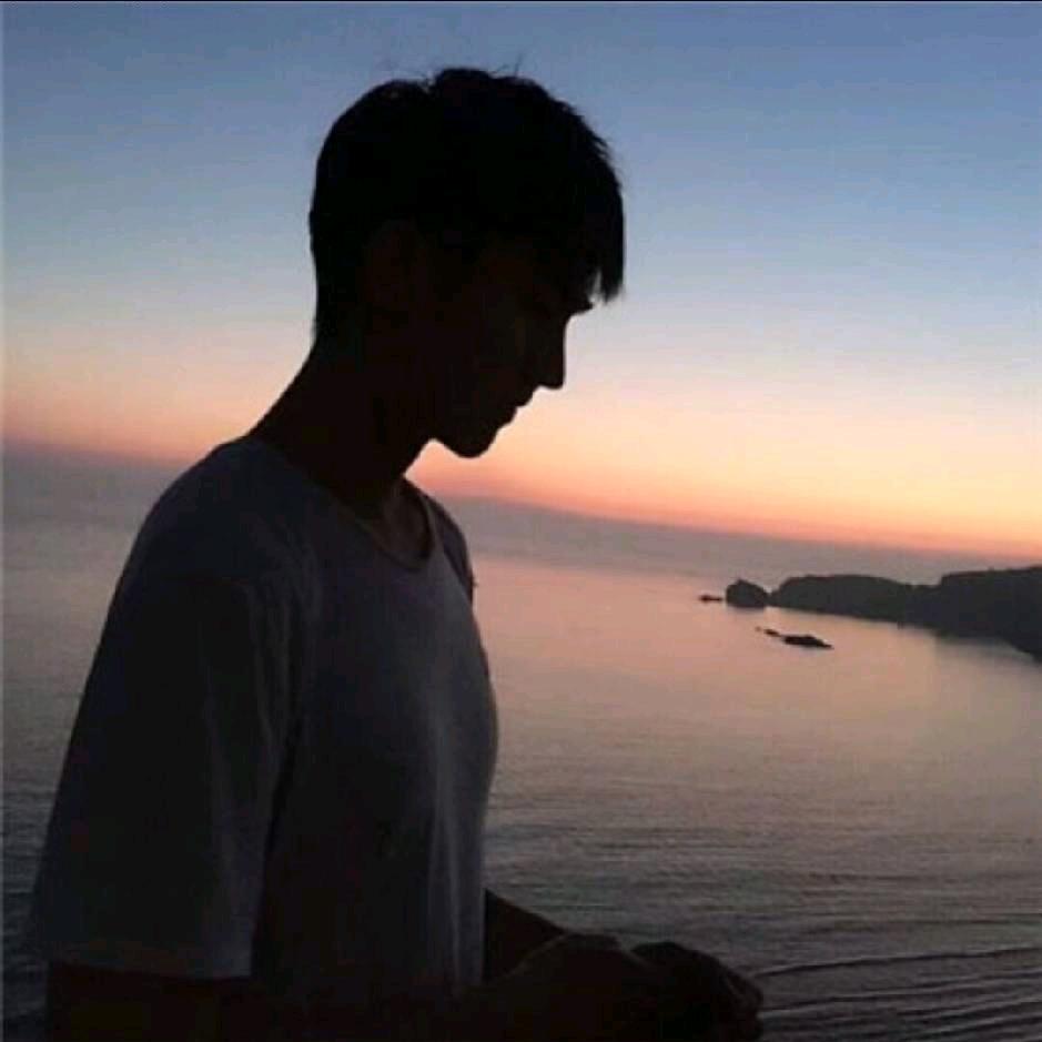 东东.