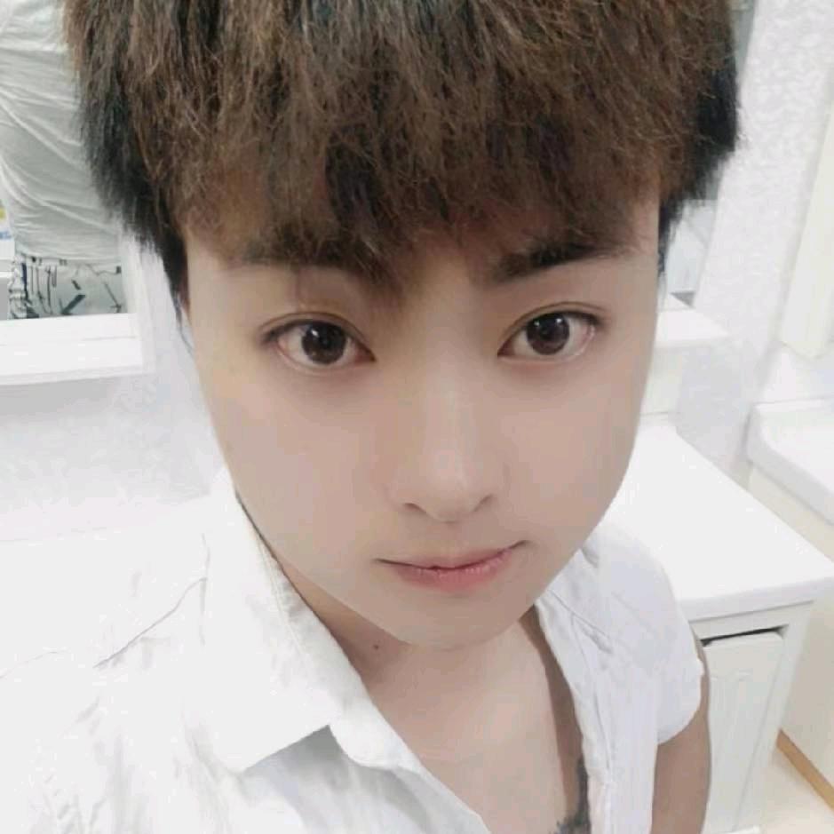 刘 •͈⚇•͈♡̷少