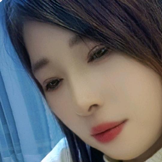 微笑带着许多的无奈。