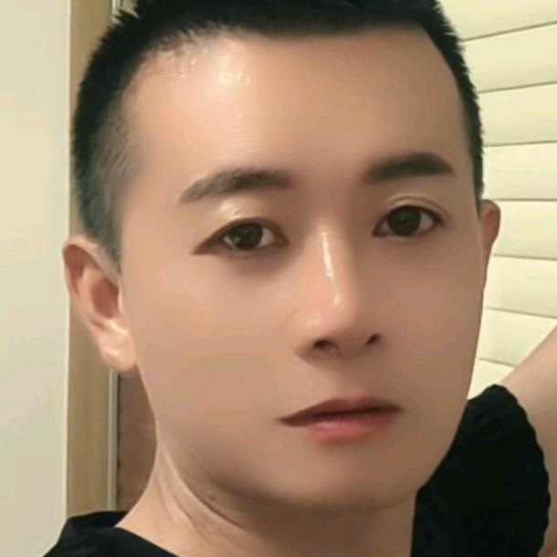 罗华亮