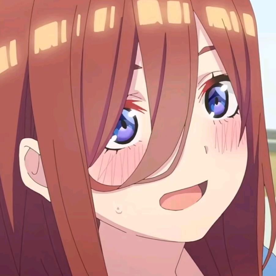 月里奈.