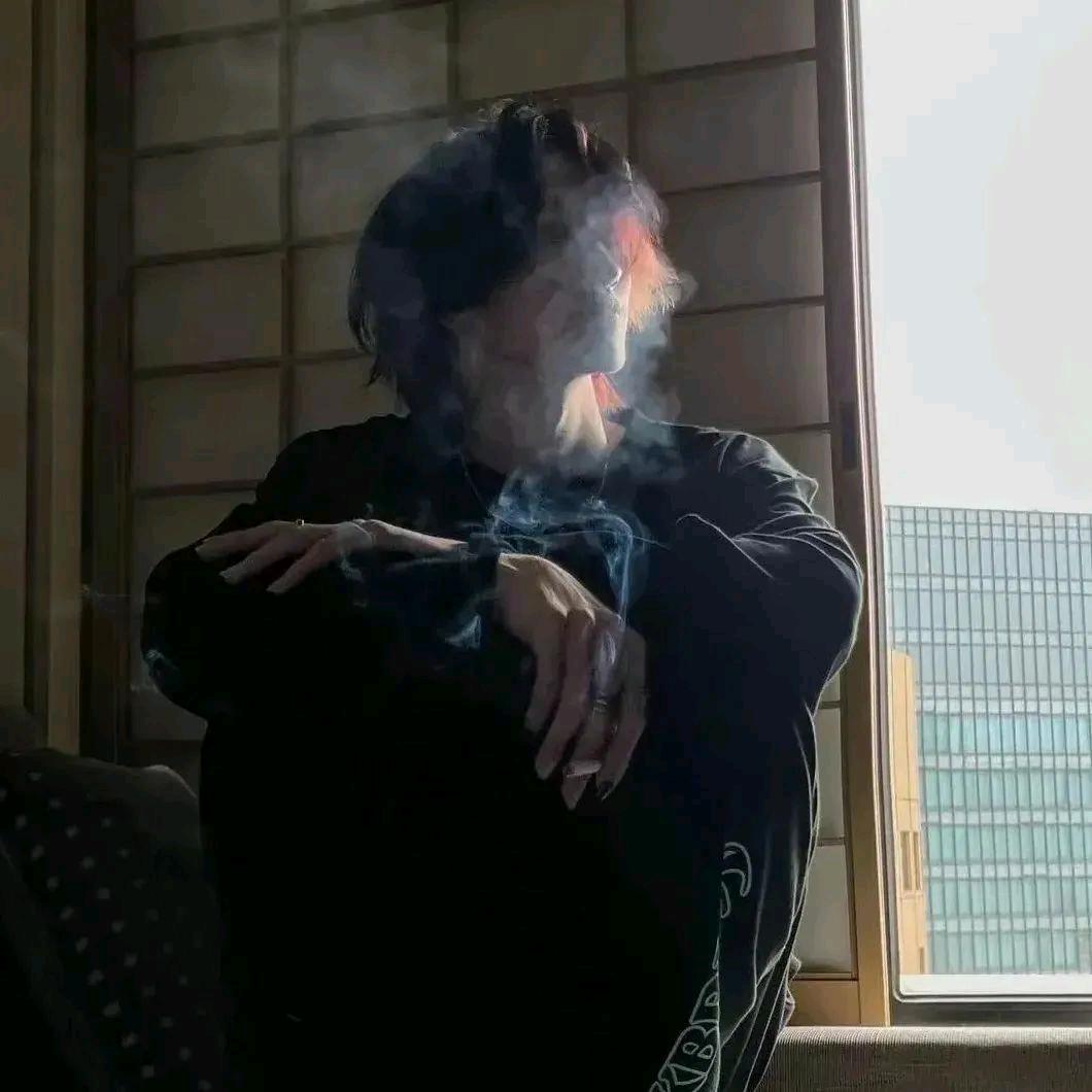 922.