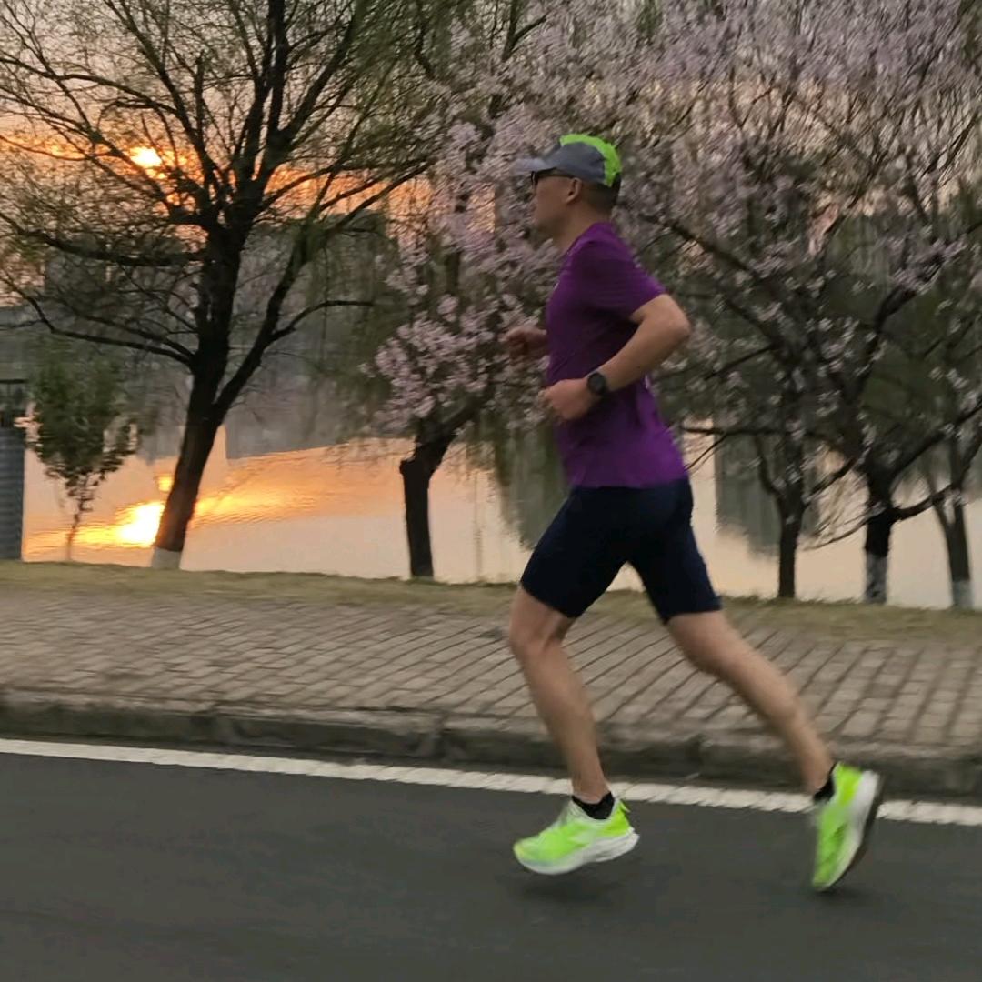 颠勺跑者 🏃🏽‍♂️