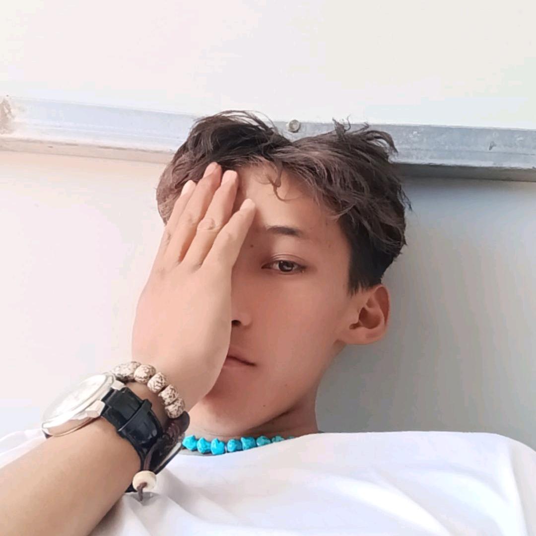 ཡི👀ཚུལ།