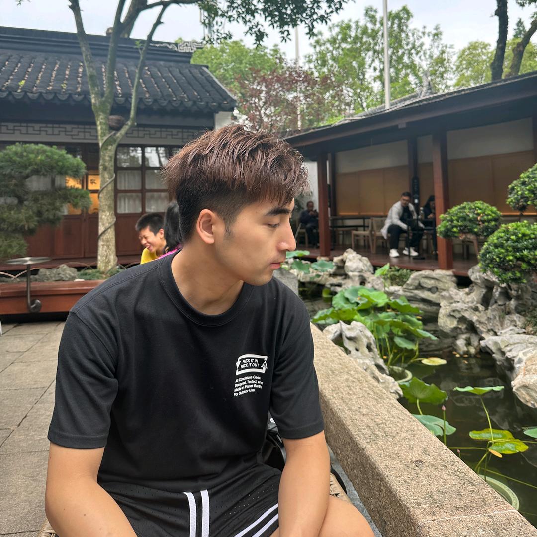来自星星的少年🌈