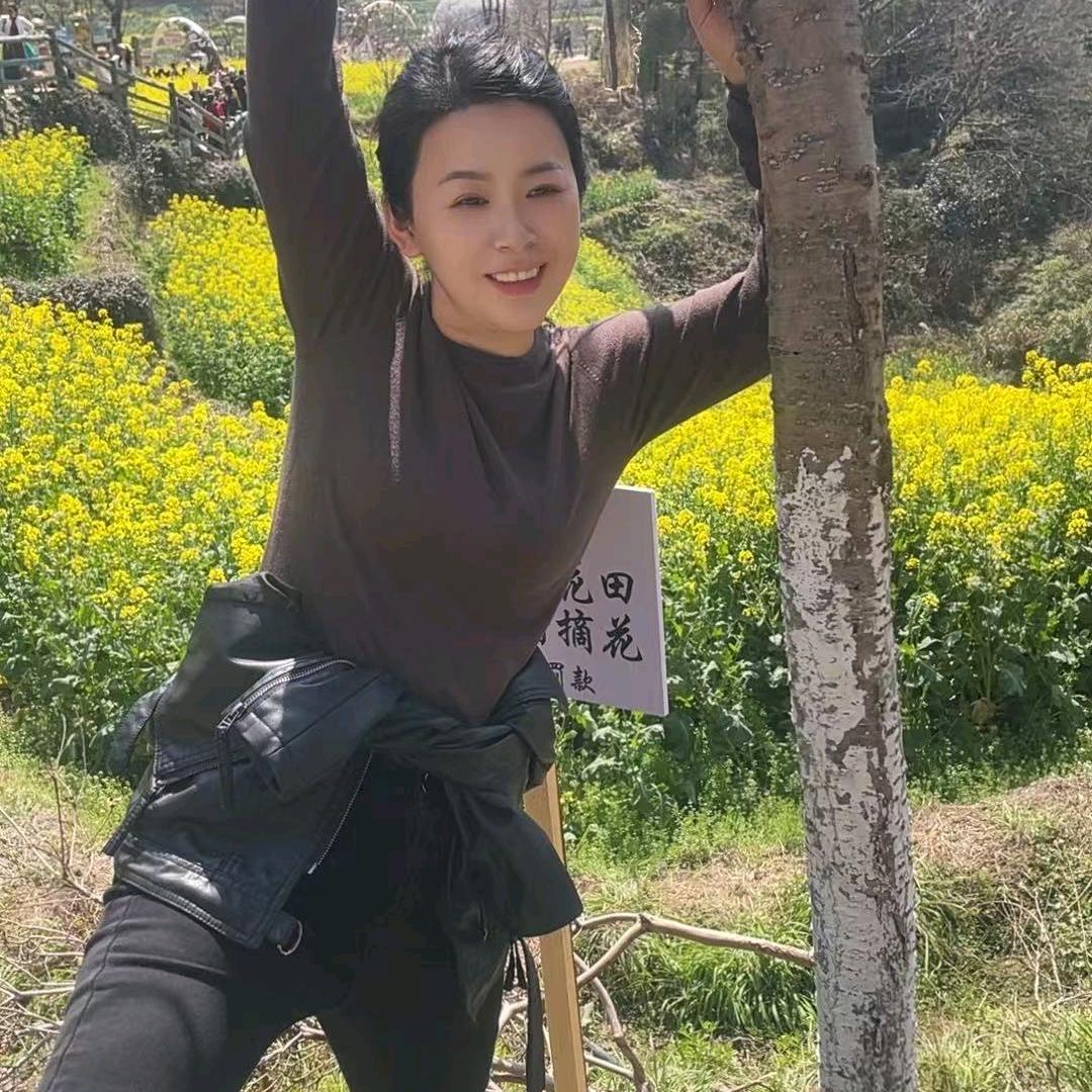 阿芙肩颈