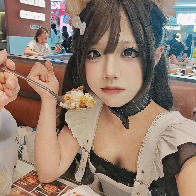 柒柒