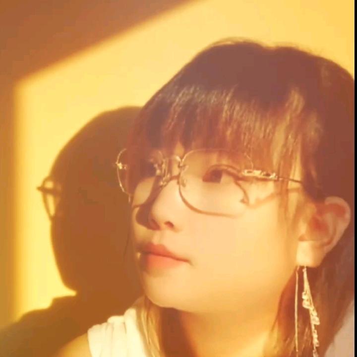 爱在❤️‍🩹屋檐下