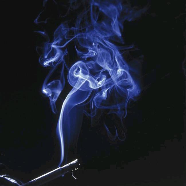 半支香烟🚬