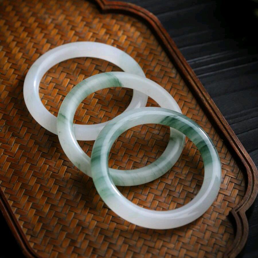 河北君君玉镯朱砂